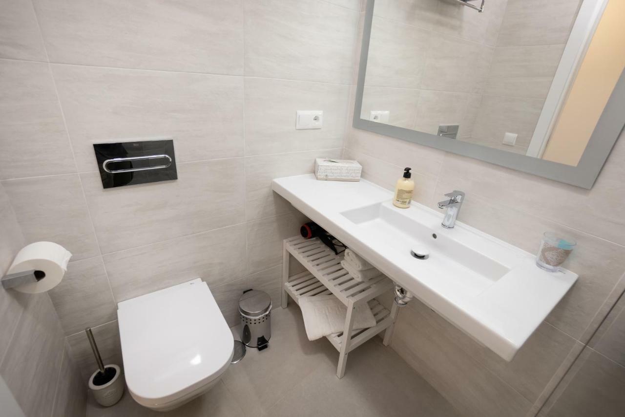 Apartamentos Mombasa 2 Planta Nerja Kültér fotó