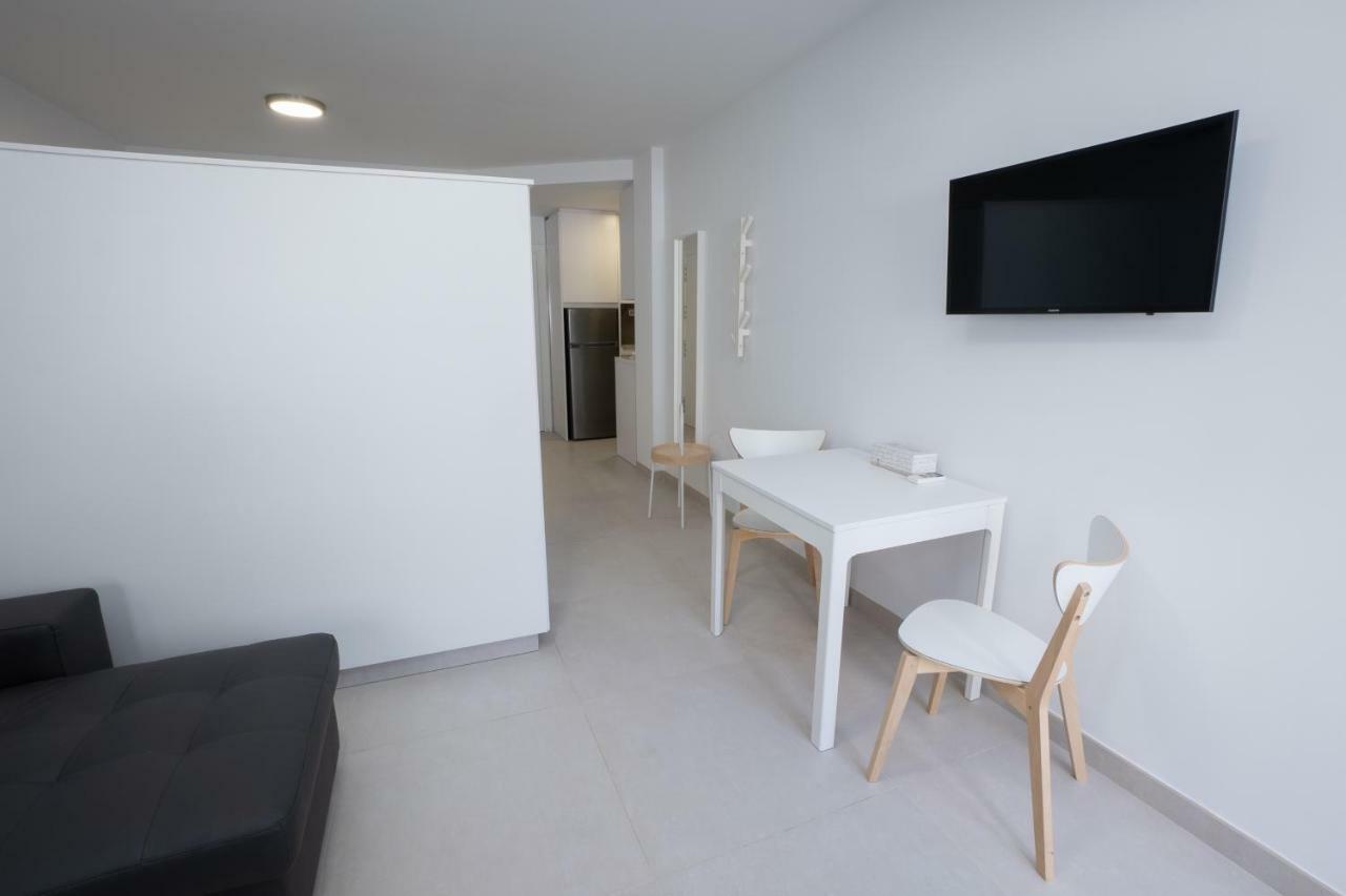 Apartamentos Mombasa 2 Planta Nerja Kültér fotó