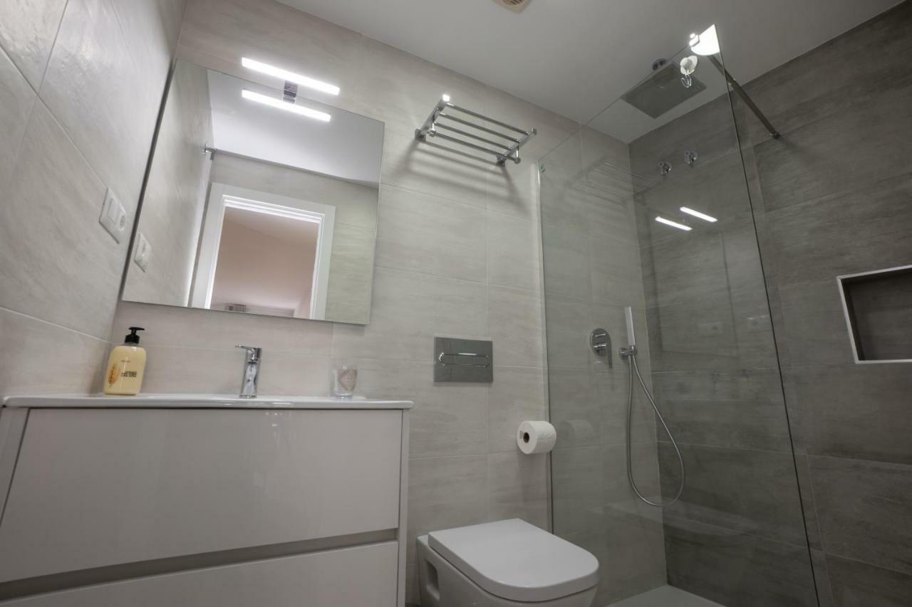 Apartamentos Mombasa 2 Planta Nerja Kültér fotó