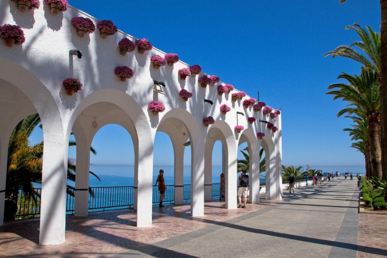Apartamentos Mombasa 2 Planta Nerja Kültér fotó